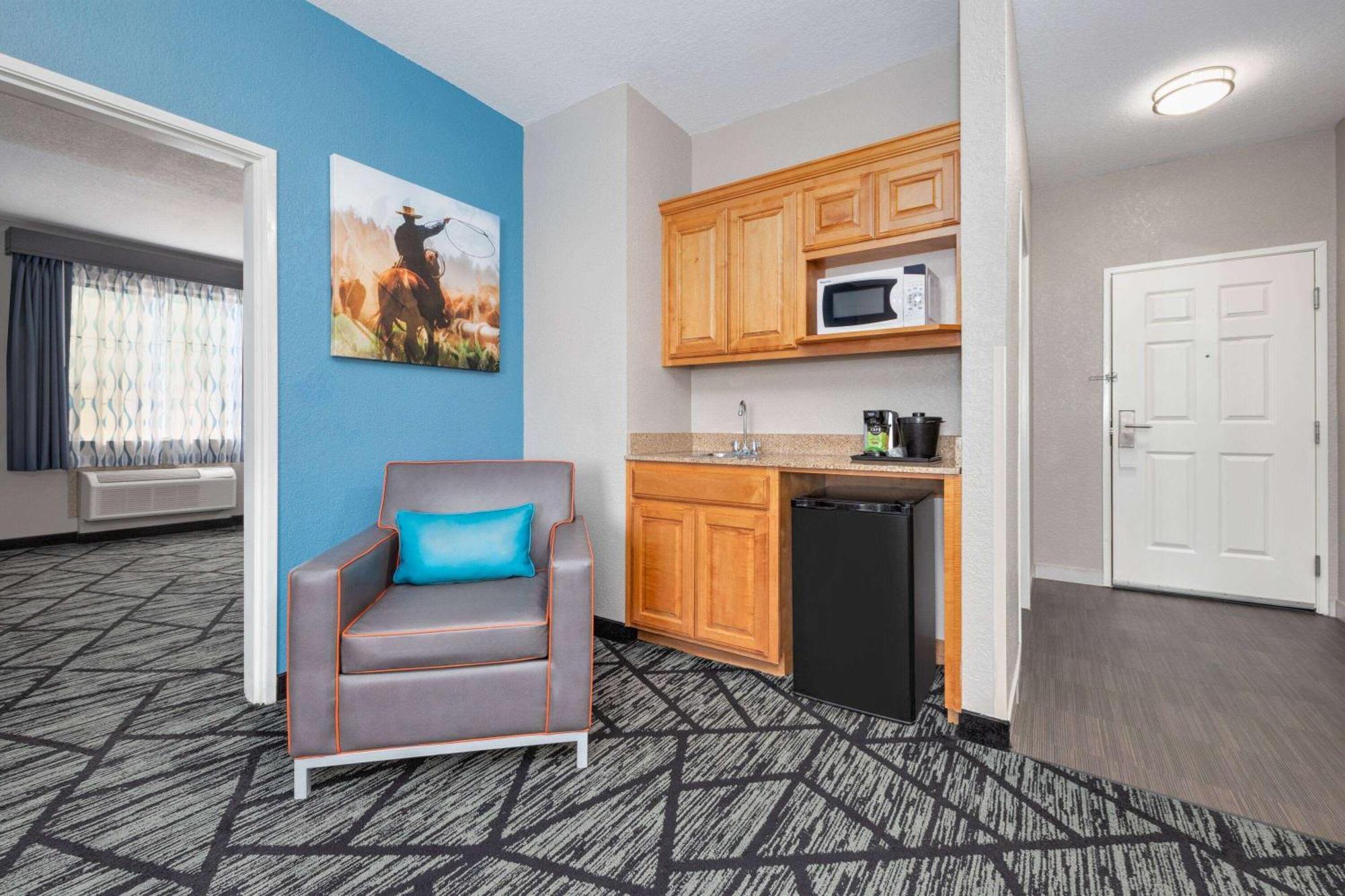 La Quinta By Wyndham Alvarado Extérieur photo