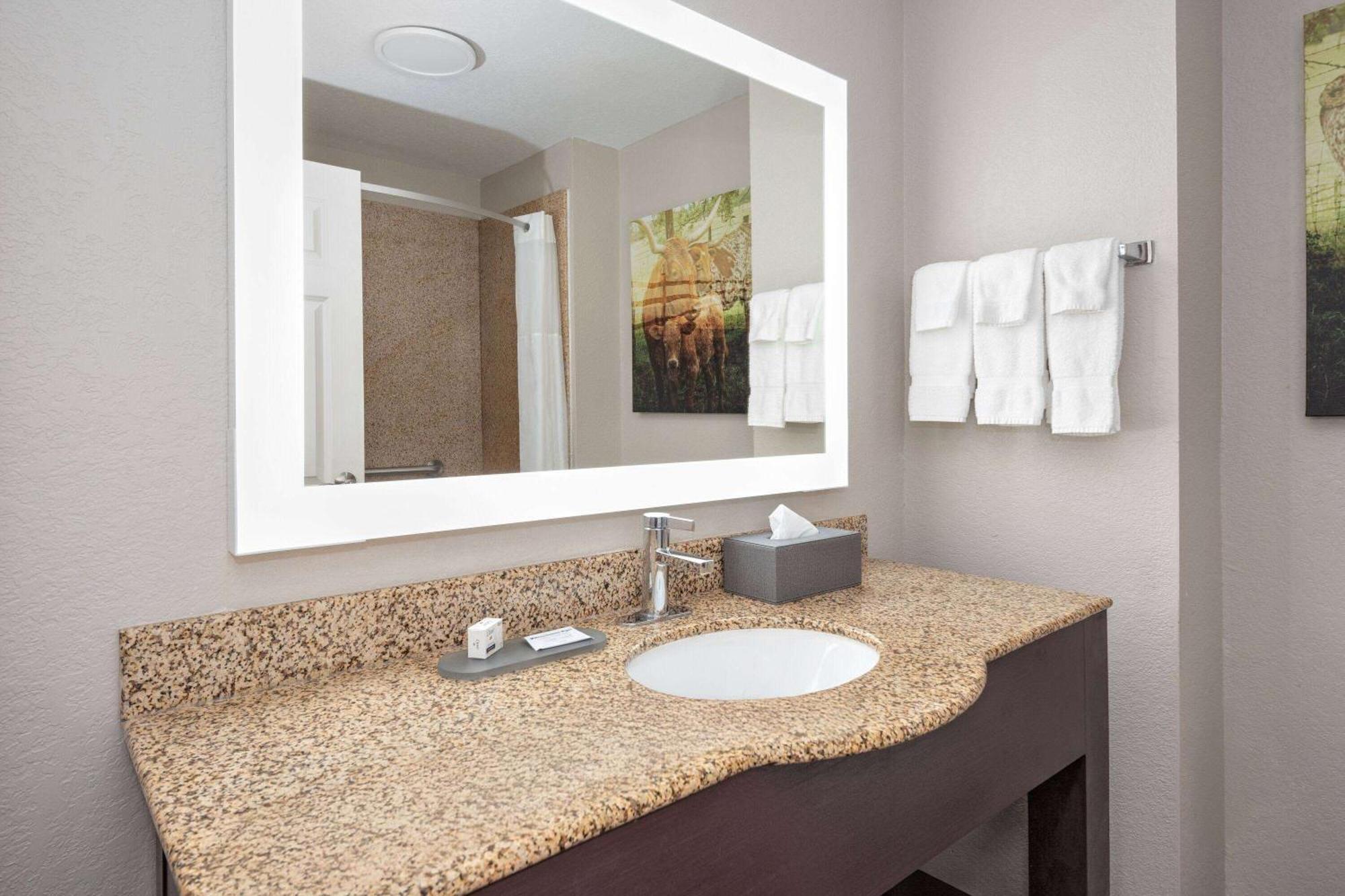 La Quinta By Wyndham Alvarado Extérieur photo